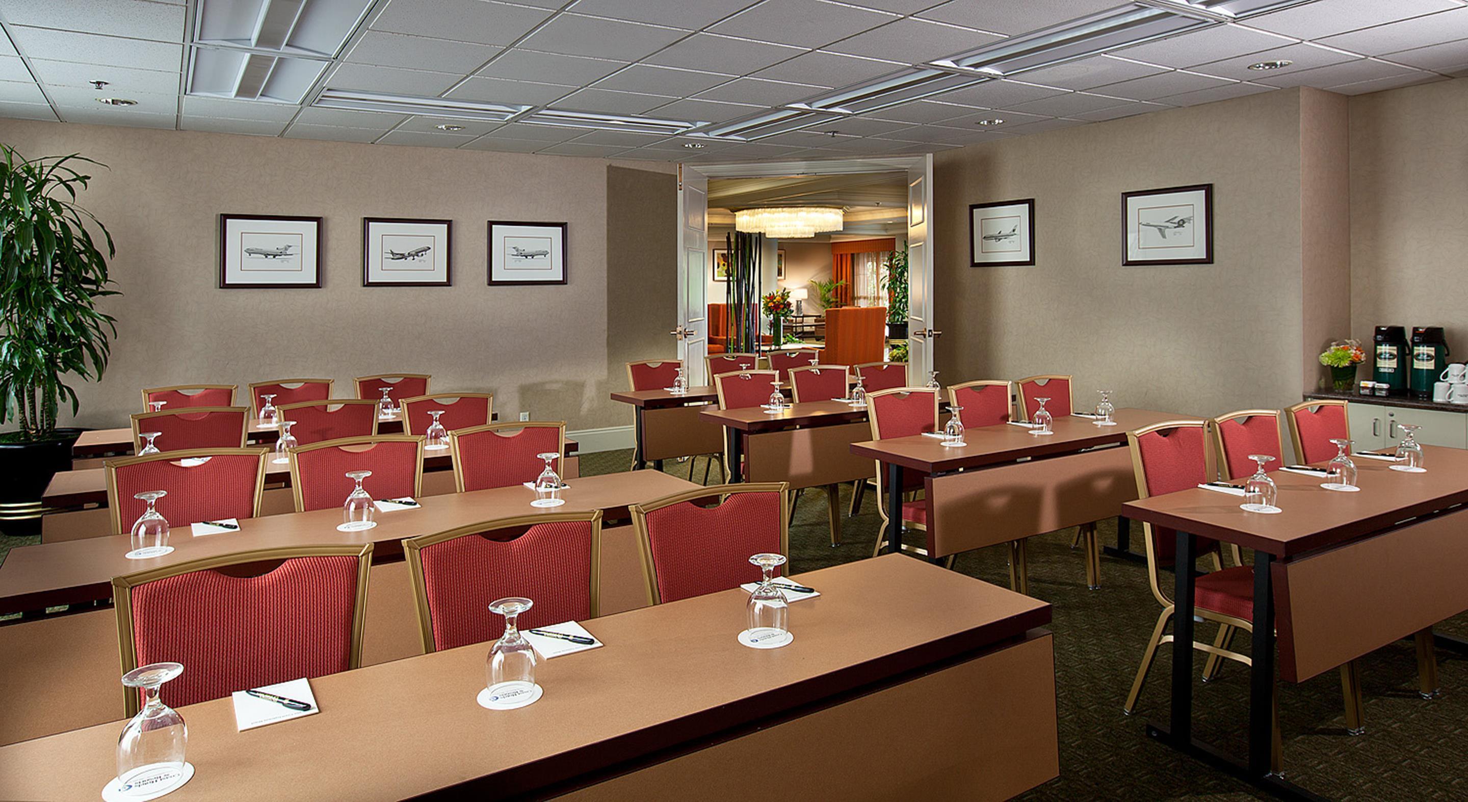 Coast Gateway Hotel Ситак Бизнес фото